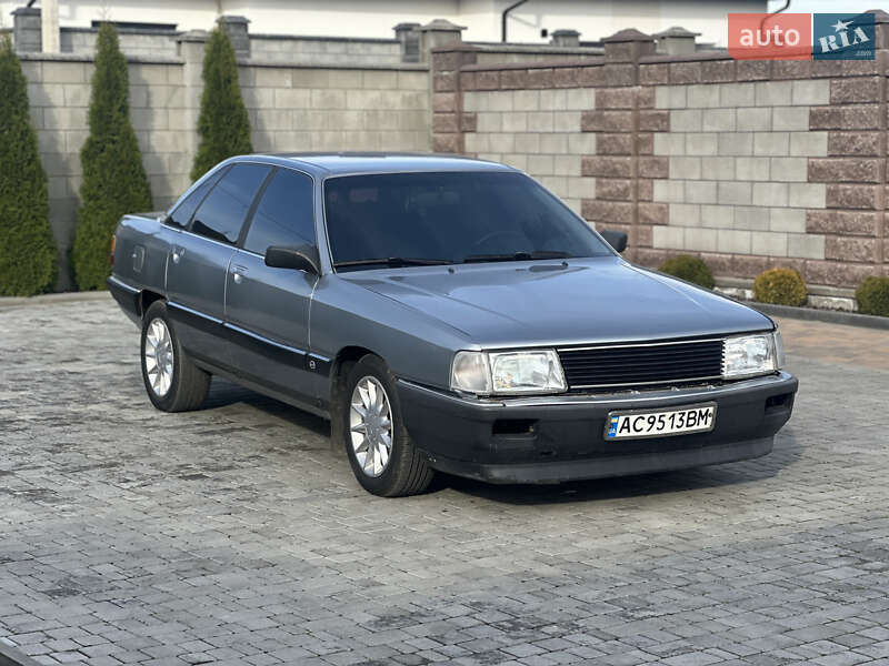 Audi 100 1984 Audi 100 1984