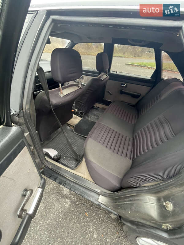 Седан Audi 100 1983 в Володимирі