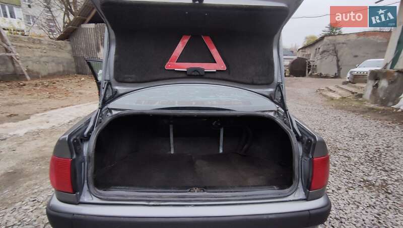 Седан Audi 100 1991 в Чорткове