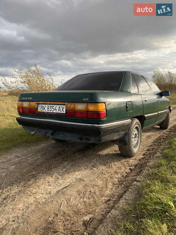 Седан Audi 100 1990 в Ровно