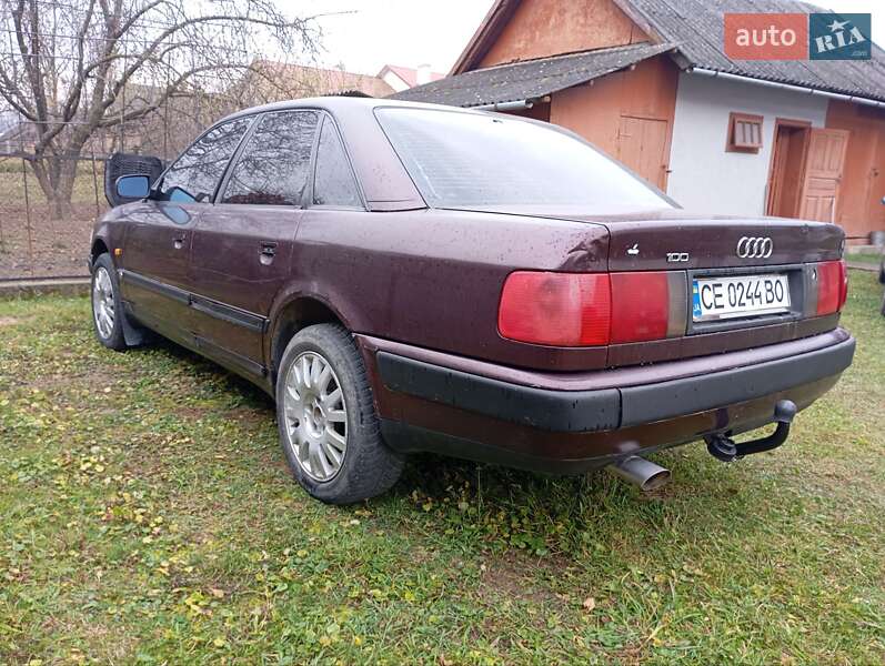 Седан Audi 100 1991 в Вижниці