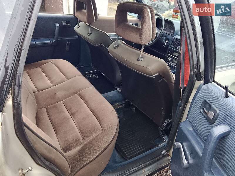 Седан Audi 100 1986 в Ровно