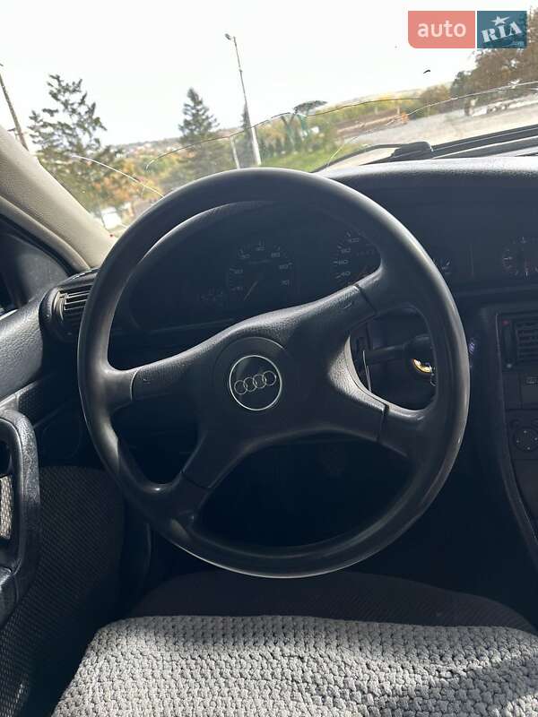 Седан Audi 100 1991 в Черновцах