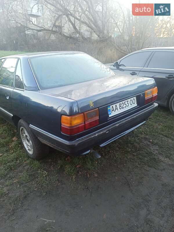 Седан Audi 100 1990 в Глухове