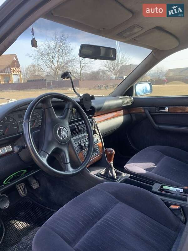 Седан Audi 100 1993 в Черновцах