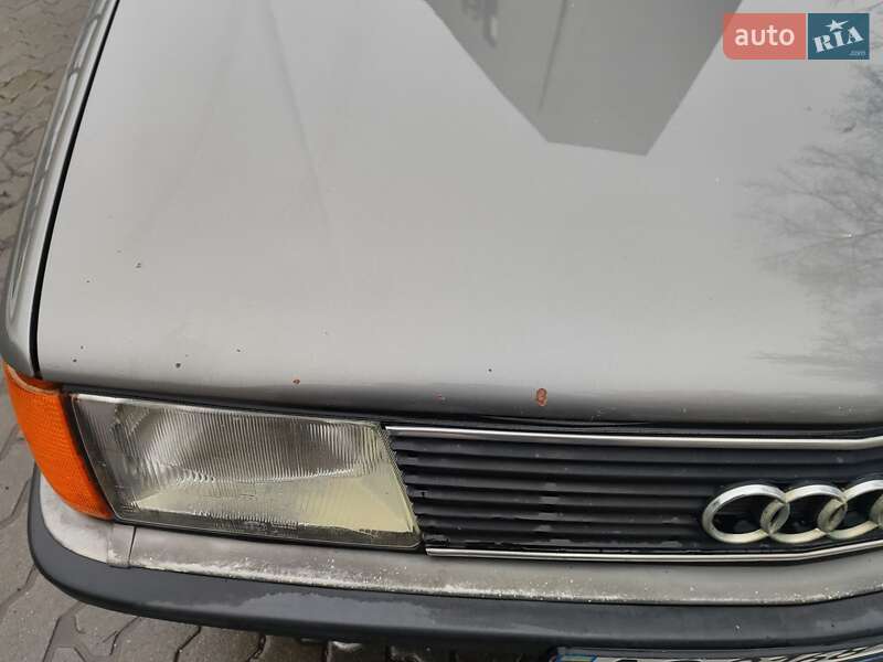Седан Audi 100 1987 в Луцке
