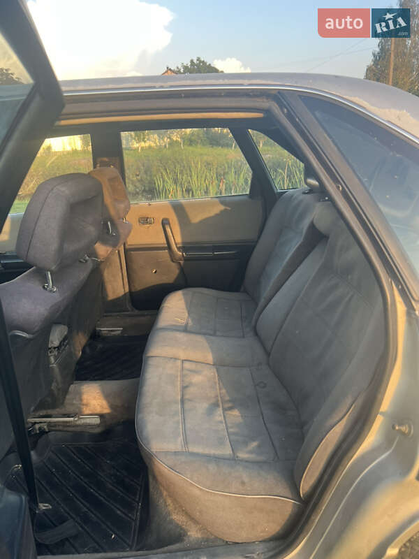 Седан Audi 100 1986 в Ємільчиному