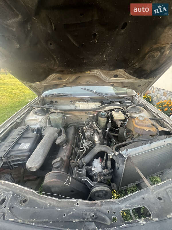 Седан Audi 100 1986 в Ємільчиному