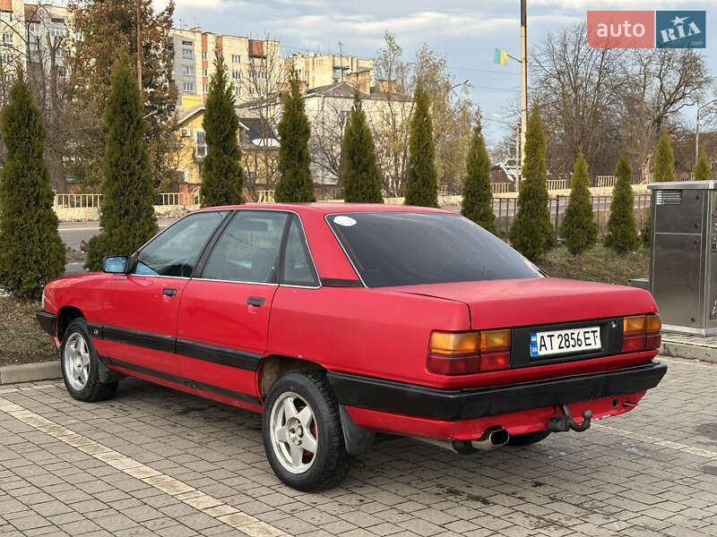 Седан Audi 100 1988 в Дрогобыче