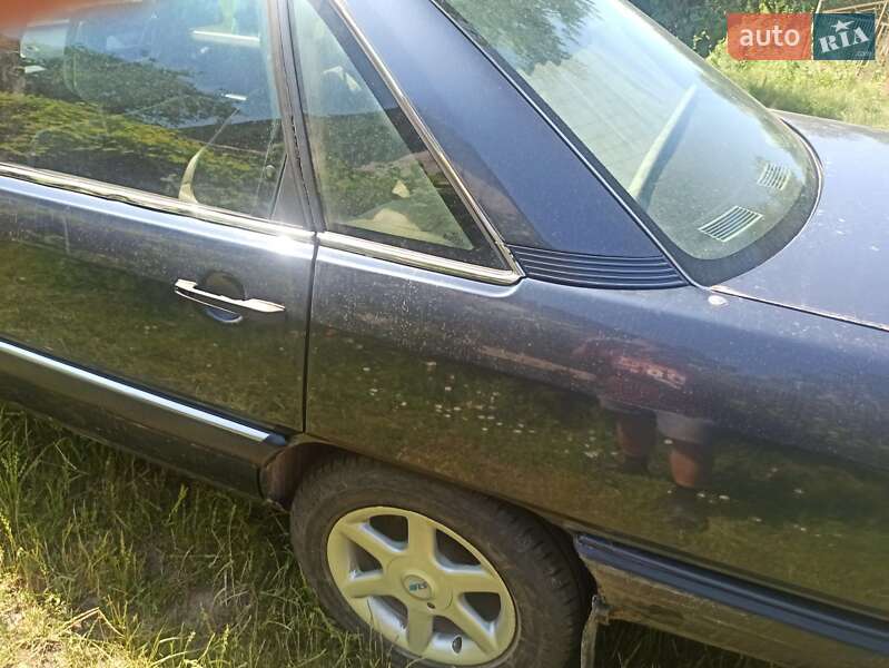 Седан Audi 100 1988 в Шумске