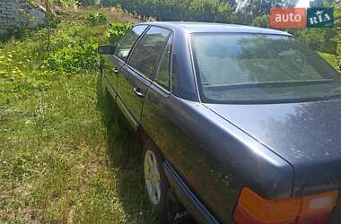 Седан Audi 100 1988 в Шумске