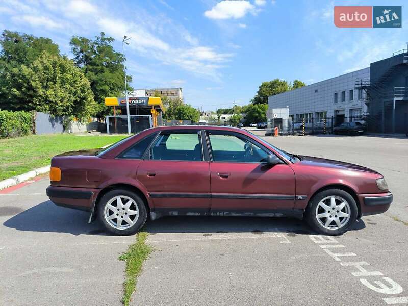 Седан Audi 100 1993 в Харькове