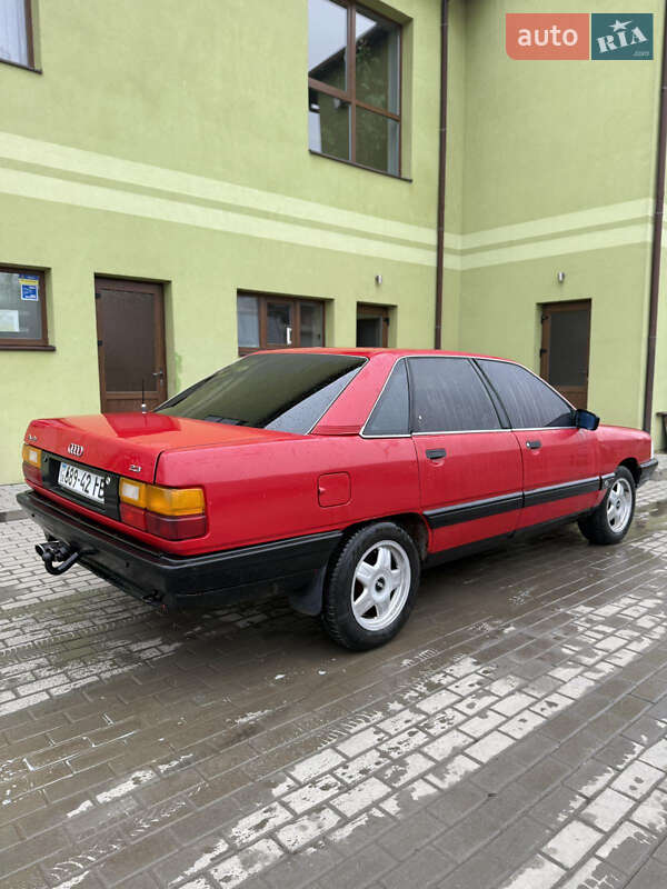 Седан Audi 100 1988 в Богородчанах