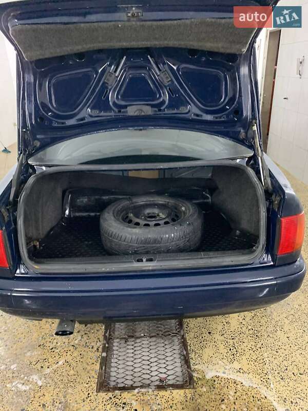 Седан Audi 100 1994 в Любашівці