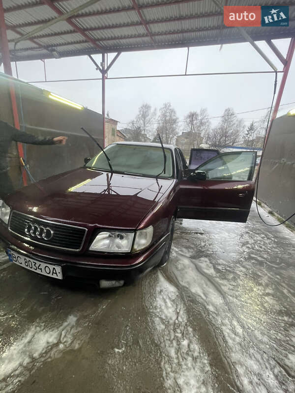 Audi 100 1992 Audi 100 1992