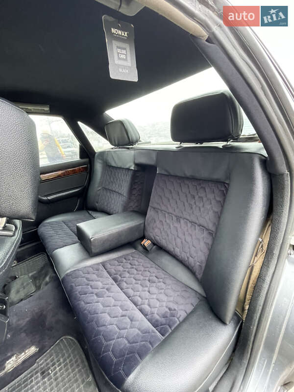 Седан Audi 100 1993 в Черновцах