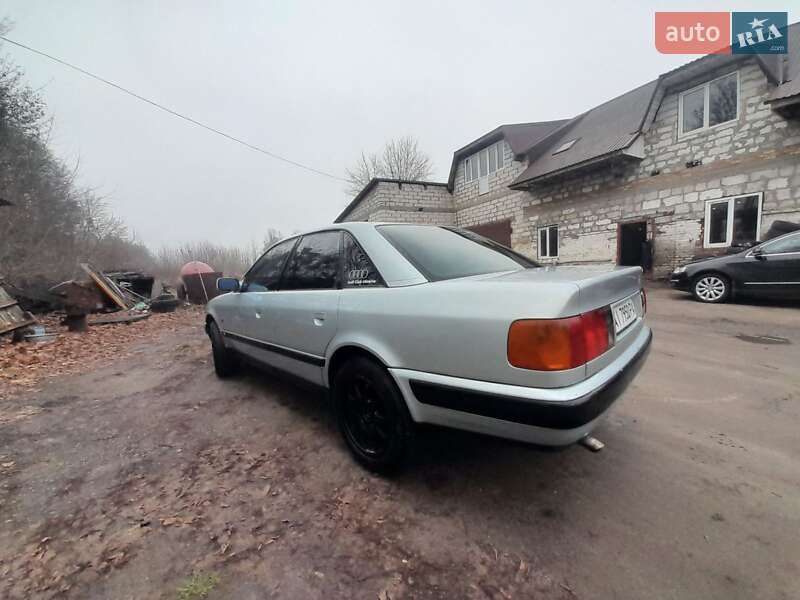 Седан Audi 100 1991 в Обухове