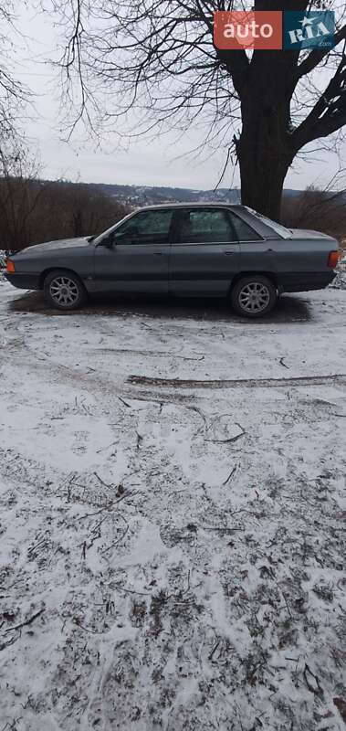 Седан Audi 100 1987 в Кременці