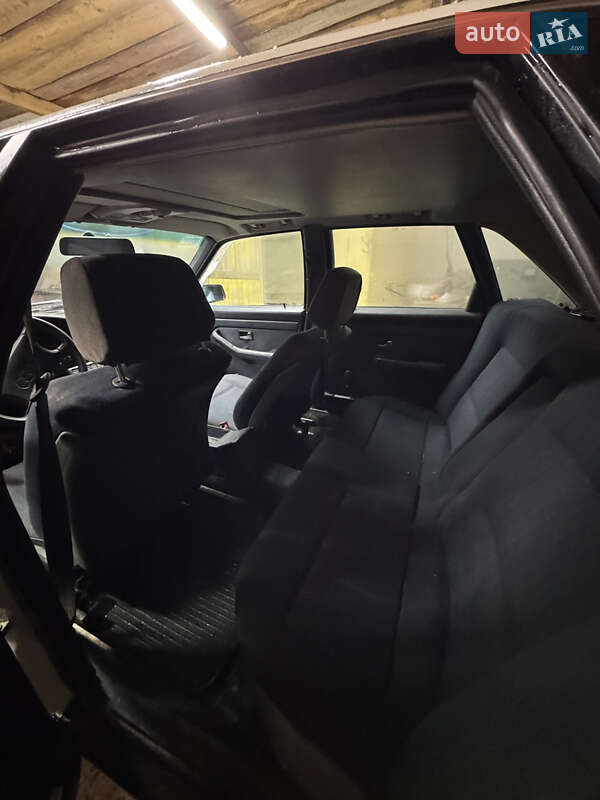 Седан Audi 100 1990 в Чернівцях