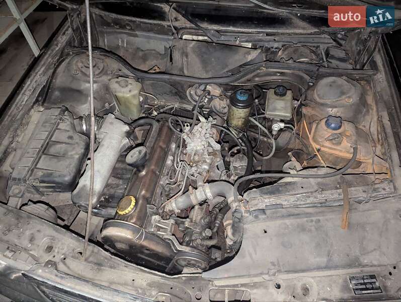 Седан Audi 100 1987 в Львові