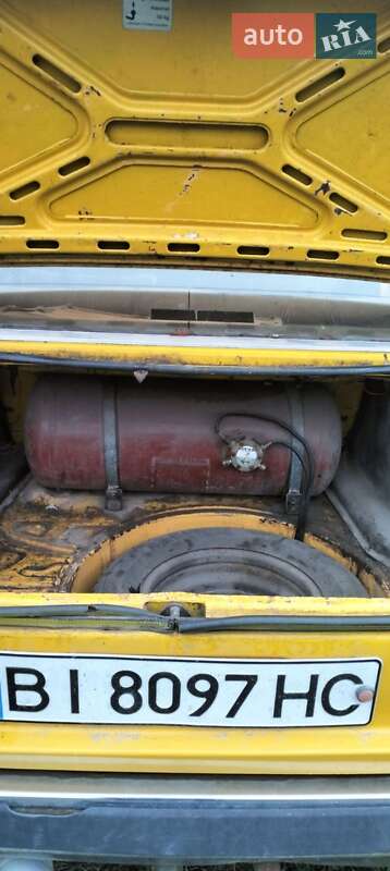 Седан Audi 100 1978 в Полтаві