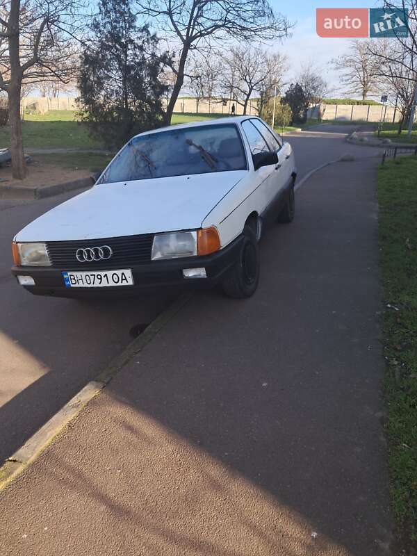 Седан Audi 100 1985 в Одессе фото 2 Седан Audi 100 1985 в Одессе