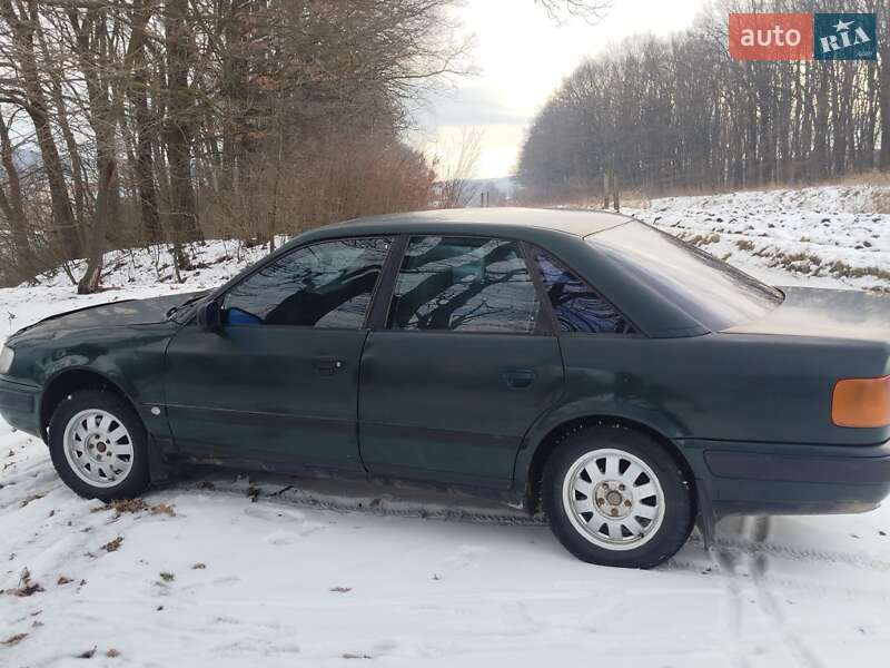 Седан Audi 100 1991 в Черновцах