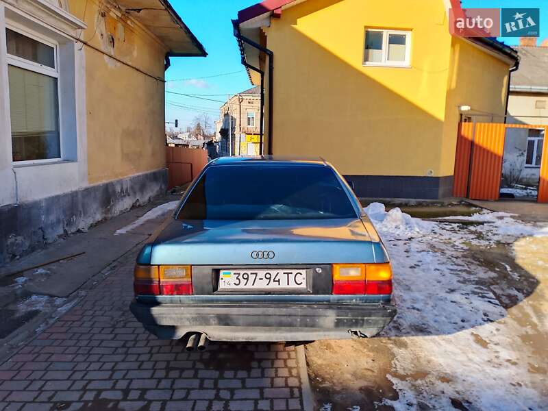 Седан Audi 100 1989 в Самборе