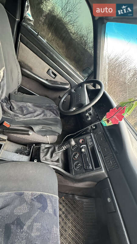 Седан Audi 100 1986 в Берегово