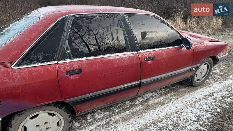 Седан Audi 100 1986 в Берегово