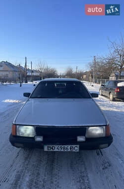 Седан Audi 100 1988 в Любешове