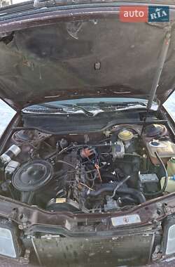 Седан Audi 100 1991 в Остроге