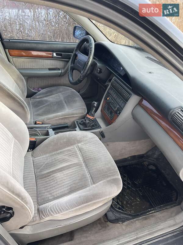 Седан Audi 100 1991 в Василькове