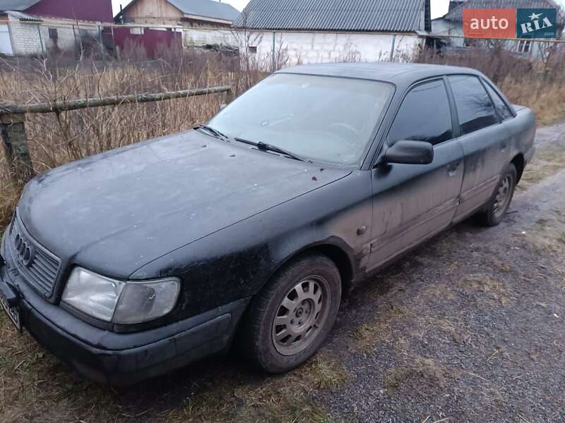 Седан Audi 100 1992 в Глухове