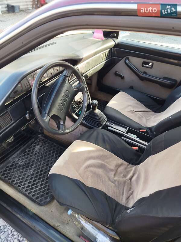 Седан Audi 100 1989 в Кельменцях