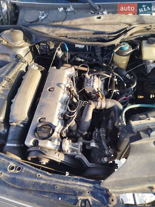 Седан Audi 100 1988 в Житомире