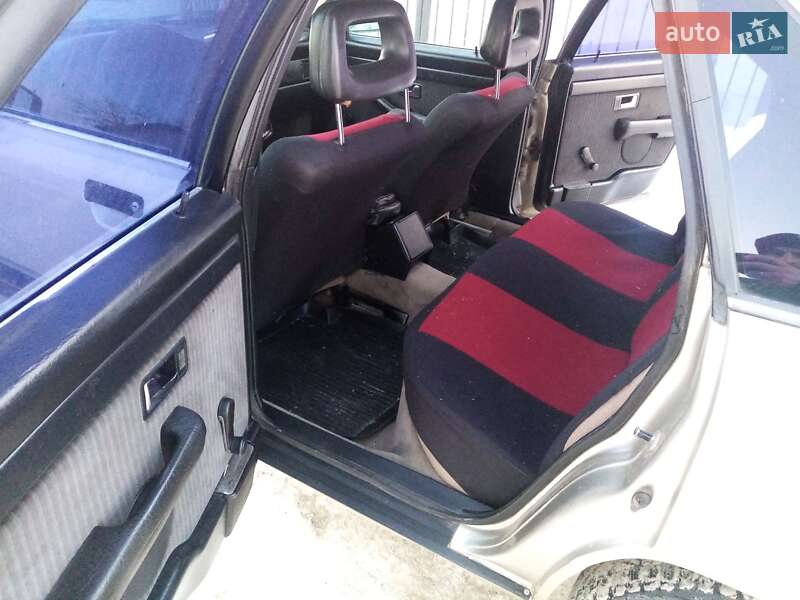 Седан Audi 100 1988 в Костопілі