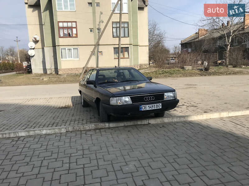 Седан Audi 100 1987 в Хотине
