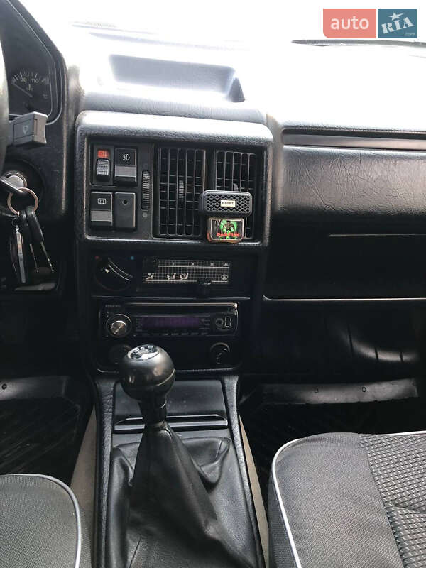 Седан Audi 100 1987 в Кіцмані