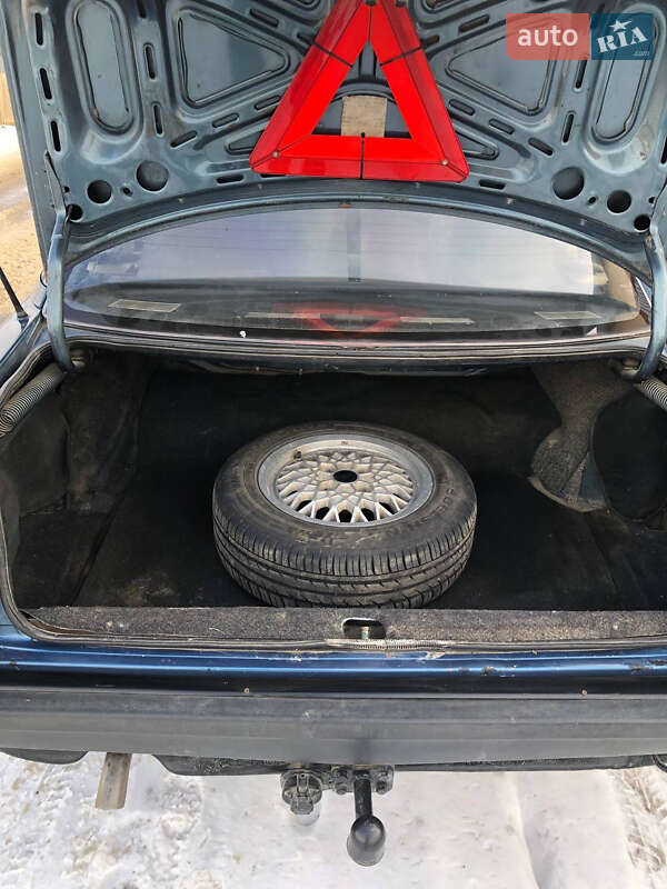 Седан Audi 100 1987 в Кіцмані