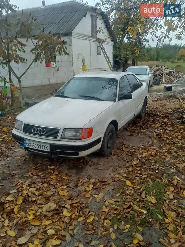 Седан Audi 100 1991 в Корнине