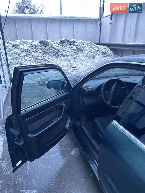 Седан Audi 100 1994 в Пустомытах