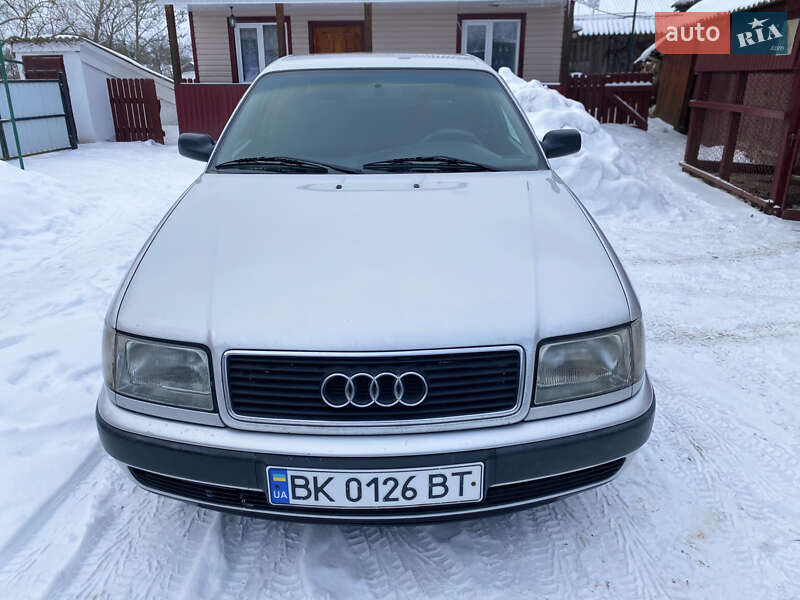 Седан Audi 100 1993 в Березному