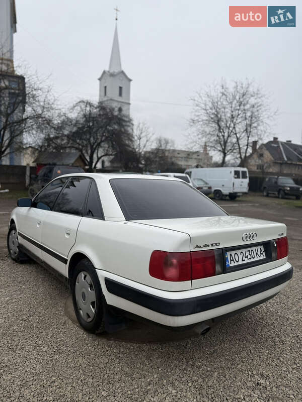 Седан Audi 100 1992 в Тячеве