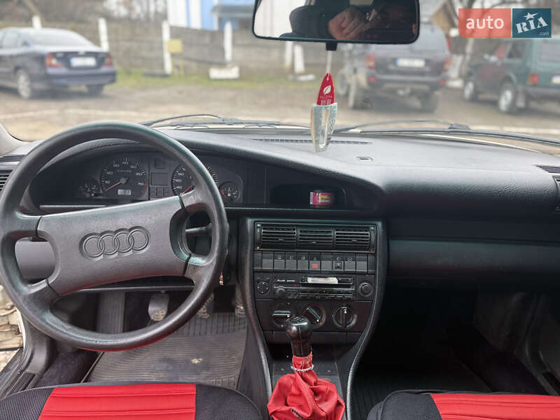 Седан Audi 100 1992 в Тячеве