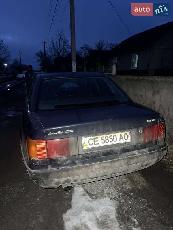 Седан Audi 100 1992 в Кельменцах