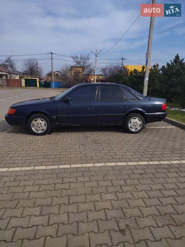 Седан Audi 100 1993 в Одессе