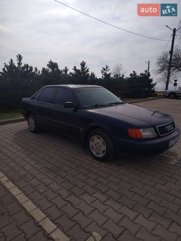 Седан Audi 100 1993 в Одессе