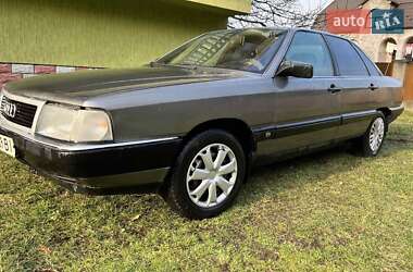 Седан Audi 100 1987 в Виноградове