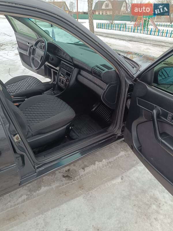 Седан Audi 100 1993 в Ромнах фото 15 Седан Audi 100 1993 в Ромнах